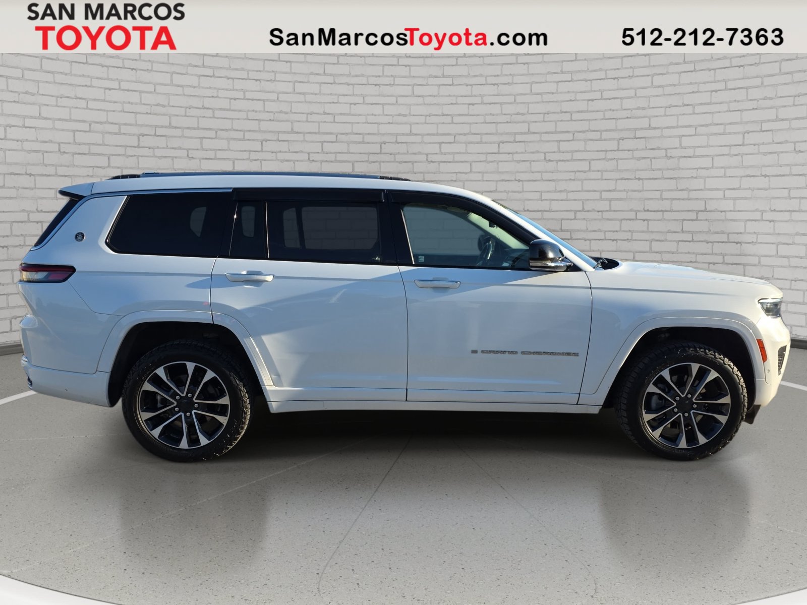 Used 2021 Jeep Grand Cherokee L Overland w/ Luxury Tech Group IV AWD/4WD image 5