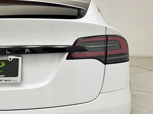 Used 2024 Tesla Model X AWD/4WD image 28