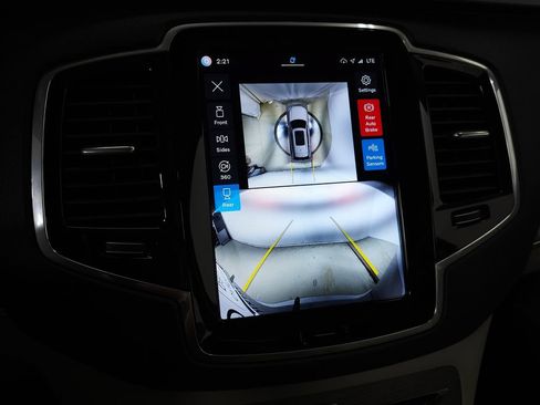 Certified 2024 Volvo XC90 T8 Plus AWD/4WD image 29