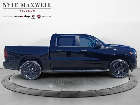 New 2026 RAM 1500 Express AWD/4WD image 17