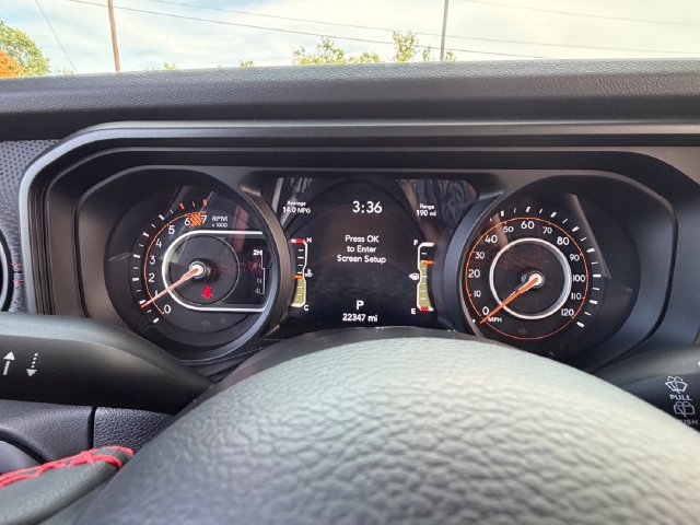 Used 2024 Jeep Wrangler Unlimited Rubicon w/ Technology Group AWD/4WD image 18