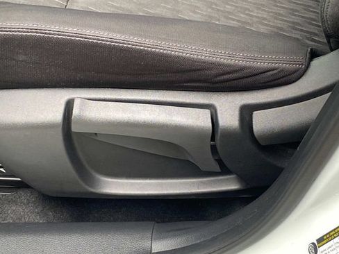Used 2020 Nissan Rogue S FWD image 15