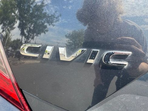 Used 2018 Honda Civic EX image 17