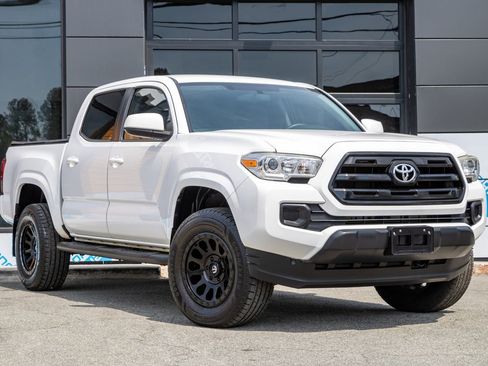 Used 2017 Toyota Tacoma SR w/ Tow Package AWD/4WD image 2