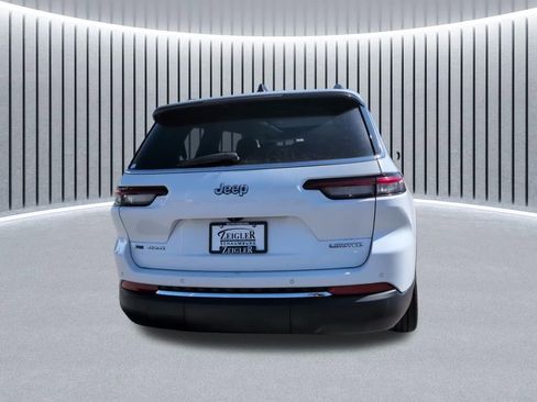 Used 2022 Jeep Grand Cherokee L Limited image 10