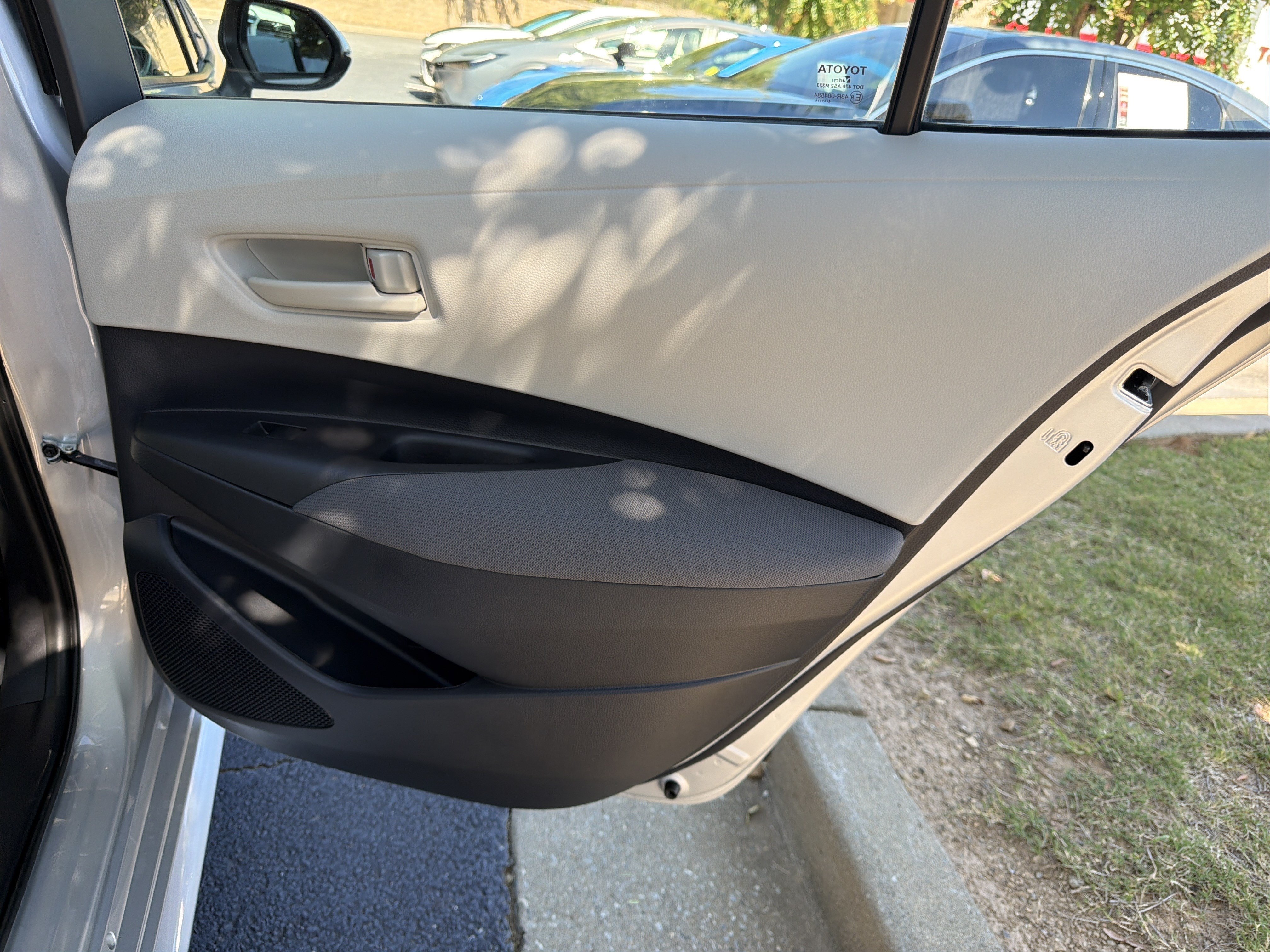 Used 2024 Toyota Corolla LE FWD image 19