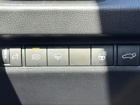 Certified 2022 Toyota RAV4 XLE Premium AWD/4WD image 19