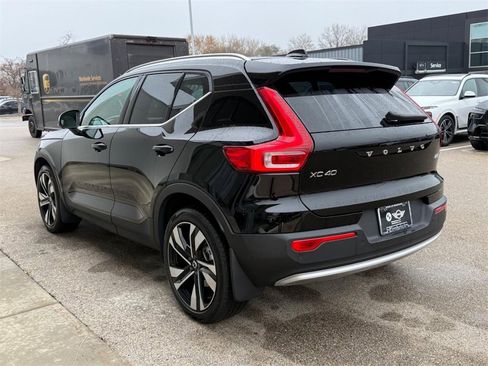 Used 2023 Volvo XC40 B5 Ultimate w/ Climate Package image 5