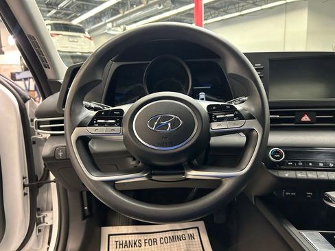 Used 2022 Hyundai Elantra Blue FWD image 21
