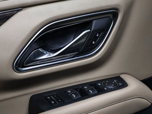 Used 2023 Chevrolet Suburban Premier w/ Premium Package 2 image 20