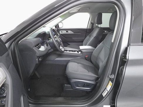 Certified 2025 Ford Explorer Active image 9