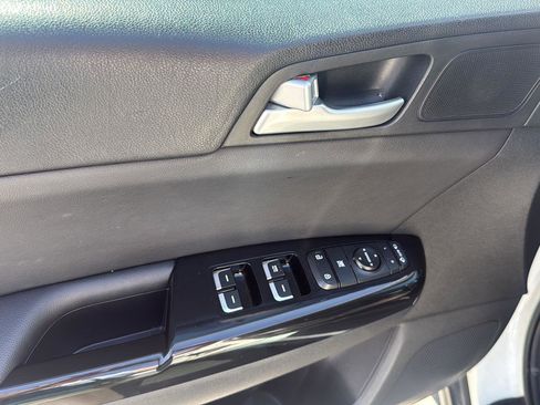 Used 2022 Kia Sportage EX AWD/4WD image 13