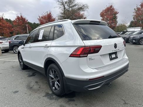 Certified 2022 Volkswagen Tiguan SE image 3
