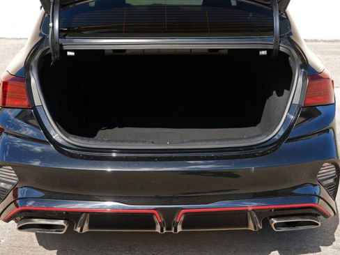 Used 2022 Kia Forte GT w/ GT Technology Package image 9