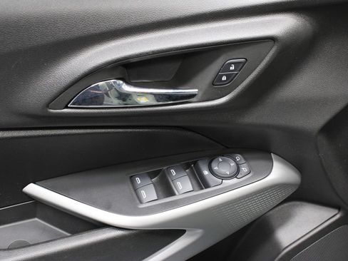 Used 2024 Chevrolet Trax RS w/ Driver Confidence Package FWD image 23