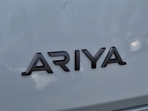 Used 2024 Nissan Ariya FWD image 29
