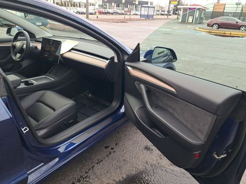 Used 2023 Tesla Model 3 Performance image 18