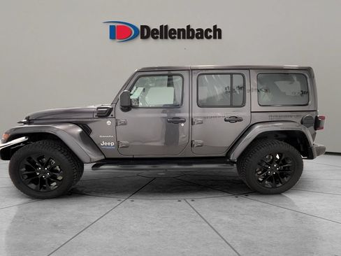 Used 2021 Jeep Wrangler Unlimited Sahara w/ Cold Weather Group AWD/4WD image 2