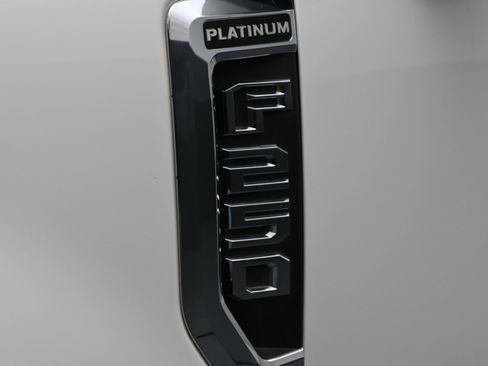 Used 2022 Ford F250 Platinum w/ FX4 Off-Road Package image 34