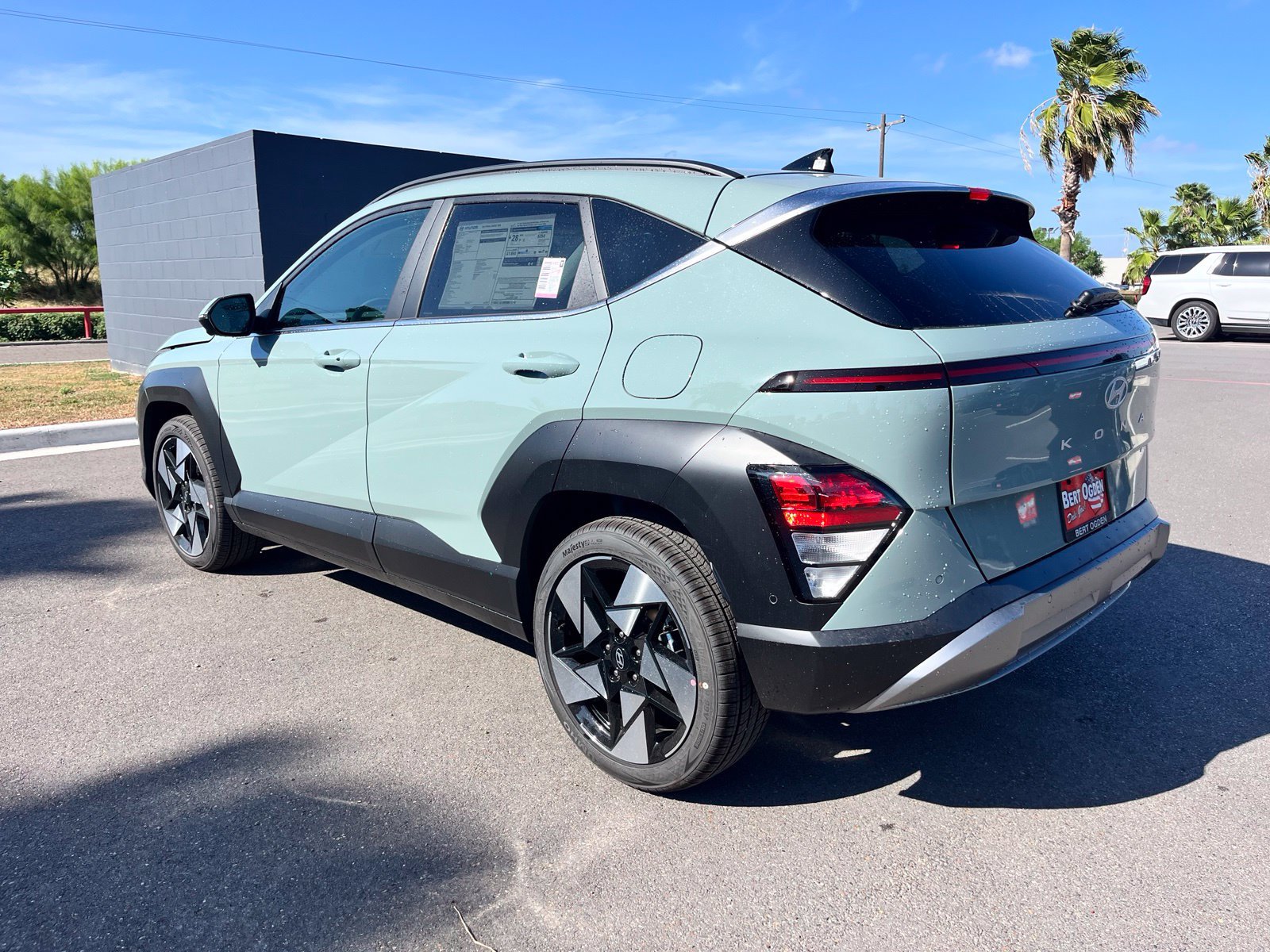 New 2027 Hyundai Kona Limited FWD image 4