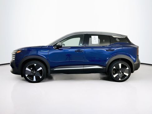 Used 2025 Nissan Kicks SR AWD/4WD image 4