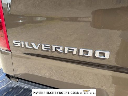 Used 2023 Chevrolet Silverado 1500 LT AWD/4WD image 34