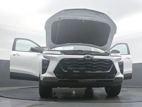 Used 2025 Chevrolet Trax ACTIV FWD image 56