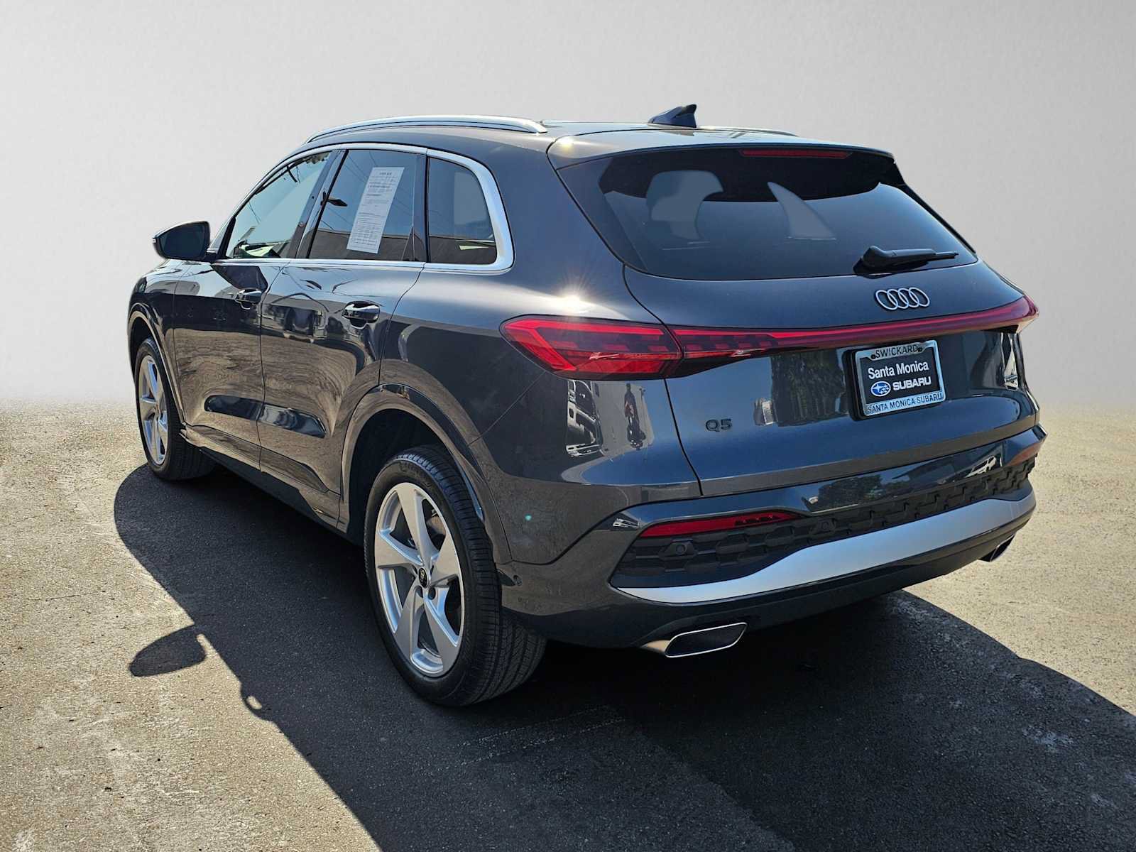 Used 2025 Audi Q5 Premium Plus w/ Premium Plus AWD/4WD image 5