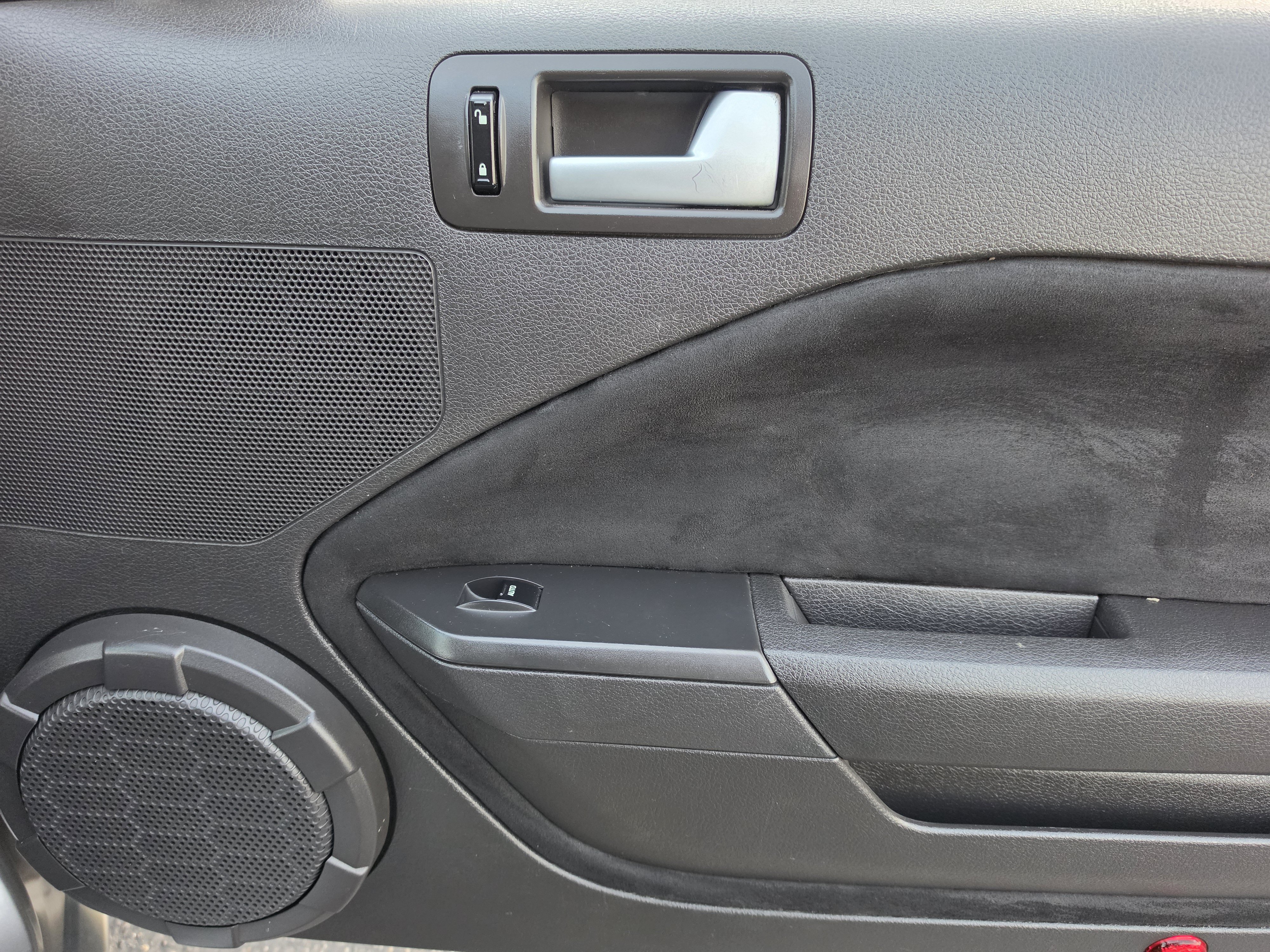 Used 2008 Ford Mustang GT Premium RWD image 10
