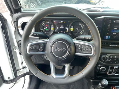 Used 2024 Jeep Wrangler Unlimited Sahara AWD/4WD image 12