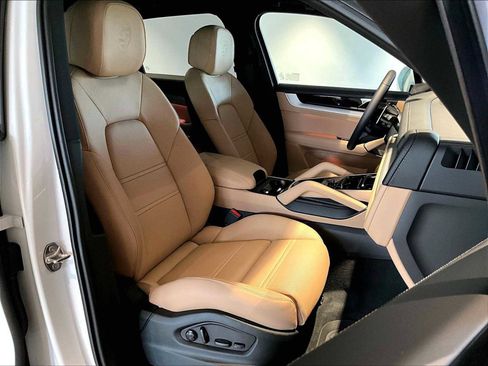 New 2026 Porsche Cayenne AWD/4WD image 19