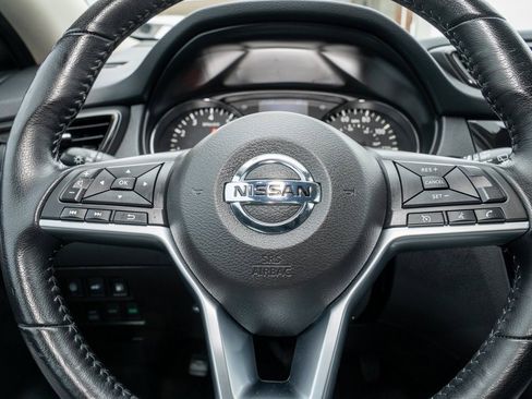 Used 2020 Nissan Rogue SV image 19