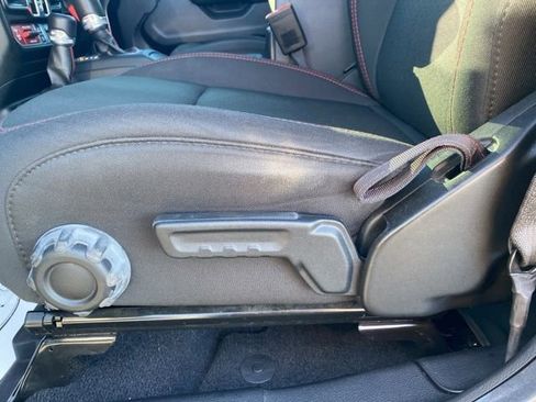 Used 2022 Jeep Wrangler Unlimited Rubicon w/ Xtreme Recon 35" Tire Package image 14