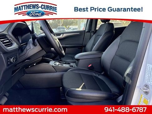 New 2026 Ford Escape SE image 9