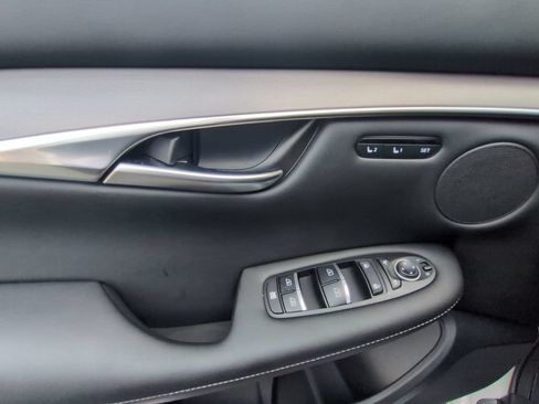 Used 2023 INFINITI QX50 Luxe FWD image 10