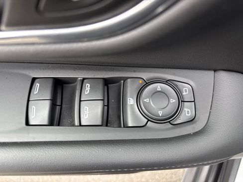 Used 2022 Chevrolet Suburban LS AWD/4WD image 12