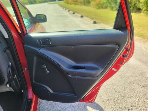 Used 2006 Toyota Matrix XR image 20