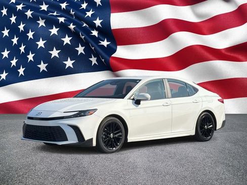 Used 2025 Toyota Camry SE FWD image 11