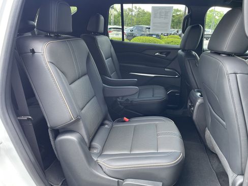 Used 2024 Chevrolet Traverse RS image 42