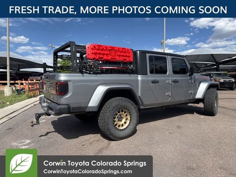 Used 2020 Jeep Gladiator Overland AWD/4WD image 3