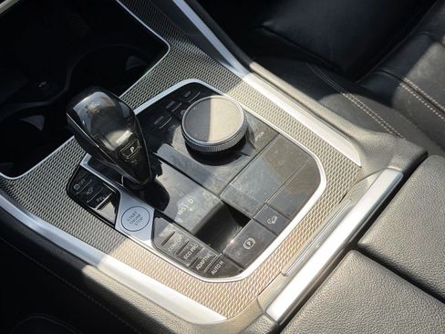 Used 2021 BMW X6 xDrive40i w/ M Sport Package image 11