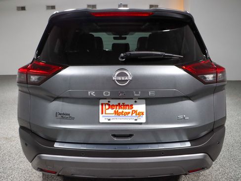 Used 2023 Nissan Rogue SL w/ SL Premium Package image 8