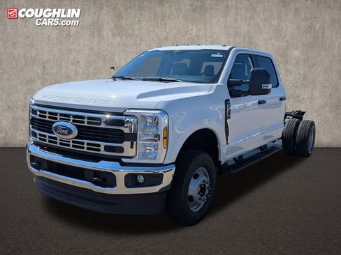New 2026 Ford F350 XL w/ XL Chrome Package AWD/4WD image 3