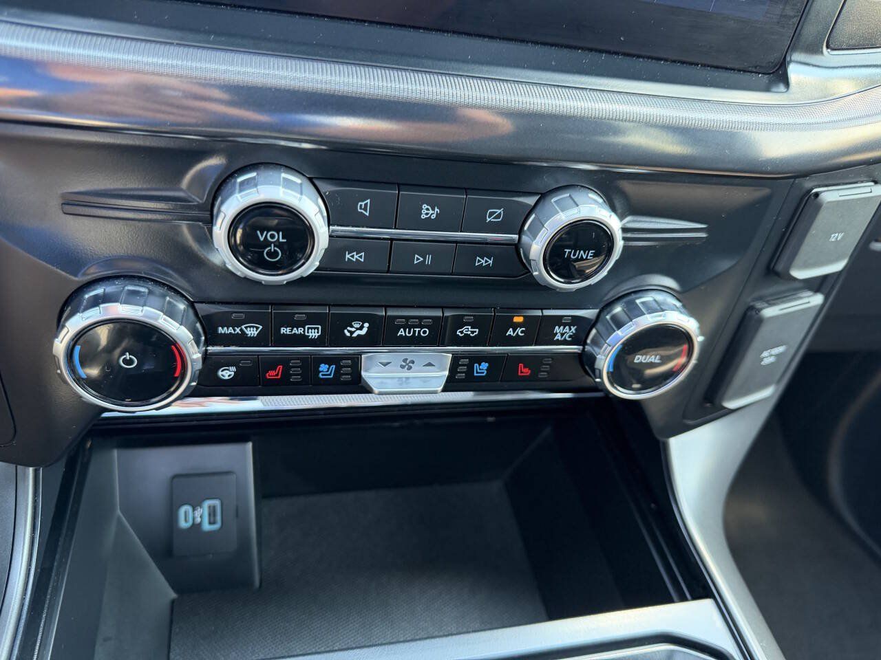 Used 2024 Ford F150 Lariat AWD/4WD image 15