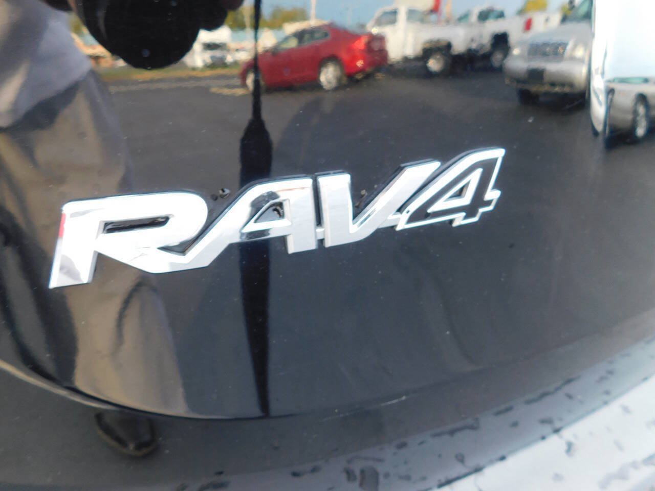 Used 2013 Toyota RAV4 XLE AWD/4WD image 9