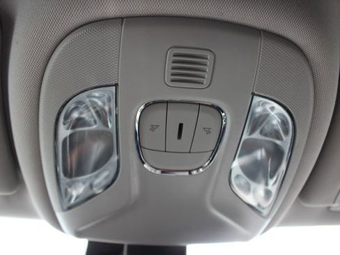 Used 2022 Jeep Compass Limited AWD/4WD image 12