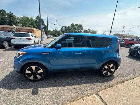 Used 2017 Kia Soul + w/ Designer's Package FWD image 4