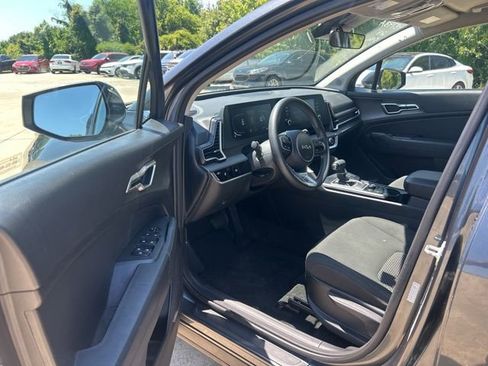 Used 2024 Kia Sportage LX FWD image 10
