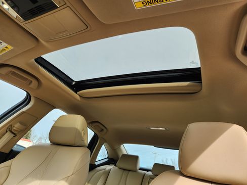 Certified 2025 Acura TLX w/ Technology Package image 16