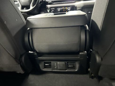 Used 2024 Chevrolet Silverado 2500 LT image 17